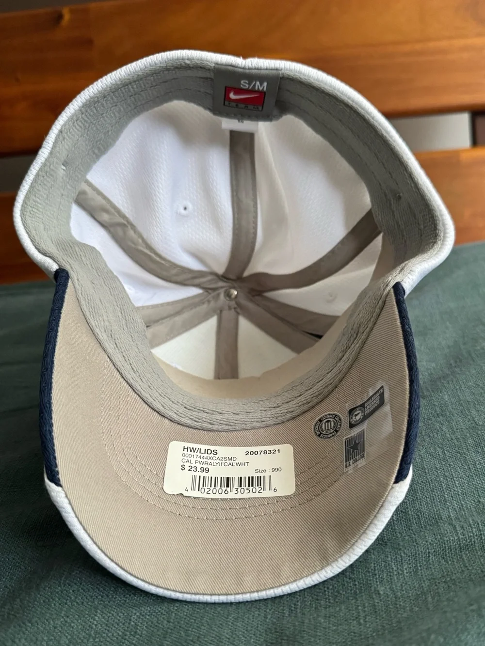 NIKE for UC BERKELEY White & Navy Cap witCal Script Flex Cap with Gold Embroider